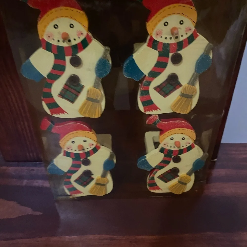 Vintage Dead stock Set of 4 Wooden 4”Snowman Napkin Rings Christmas Decor